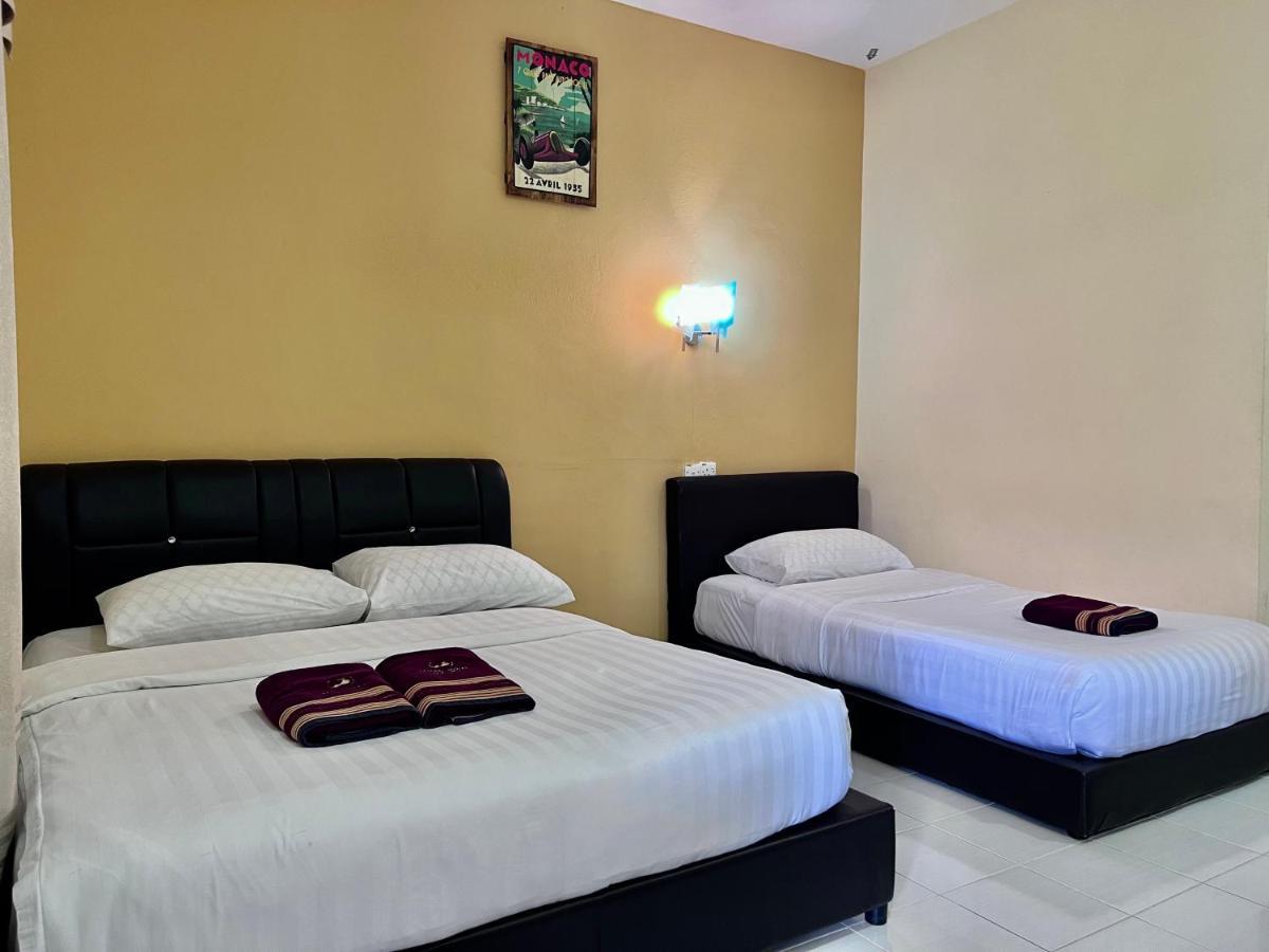 Dhania Cenang Beach Motel Pantai Cenang  Exterior photo