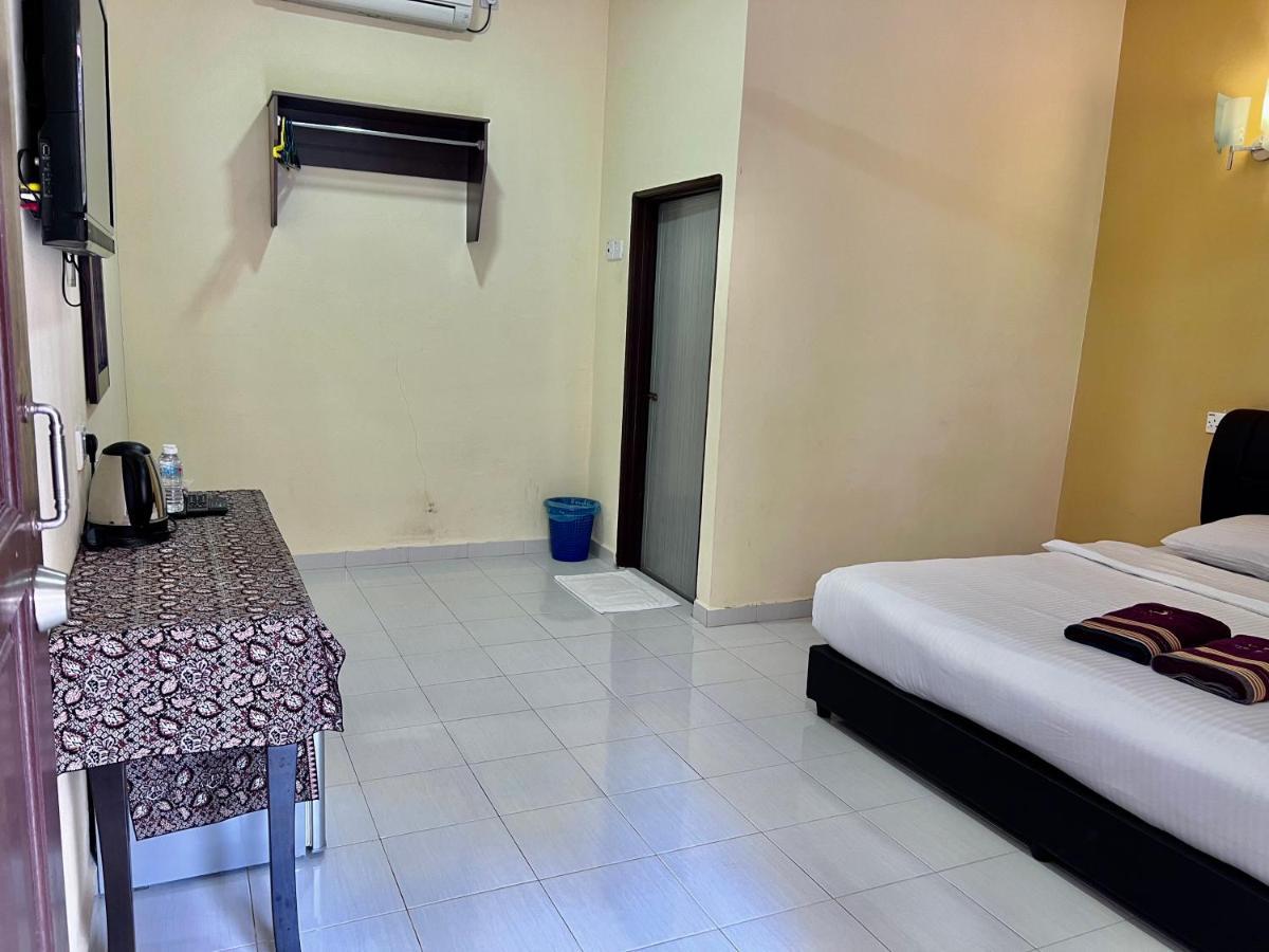 Dhania Cenang Beach Motel Pantai Cenang  Exterior photo