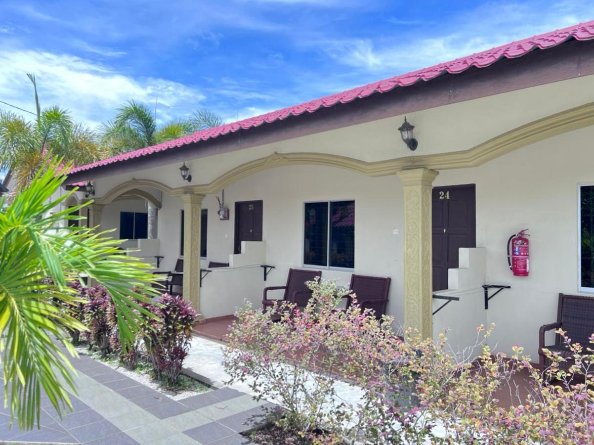 Dhania Cenang Beach Motel Pantai Cenang  Exterior photo