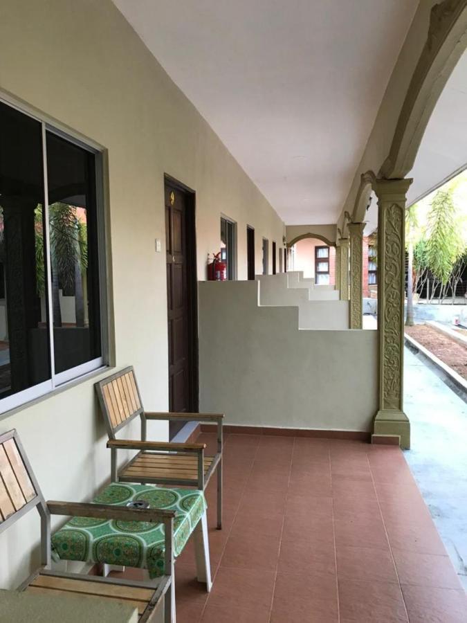 Dhania Cenang Beach Motel Pantai Cenang  Exterior photo