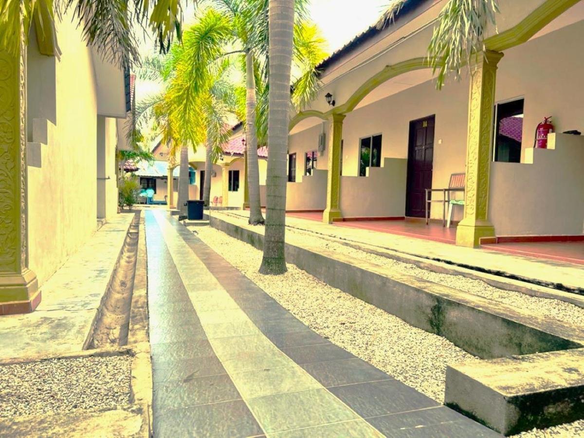 Dhania Cenang Beach Motel Pantai Cenang  Exterior photo