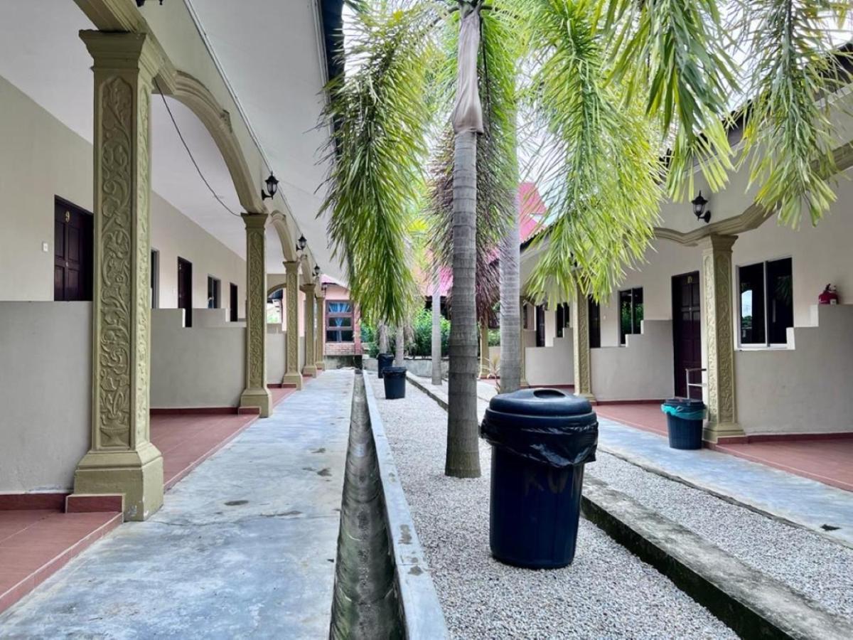 Dhania Cenang Beach Motel Pantai Cenang  Exterior photo