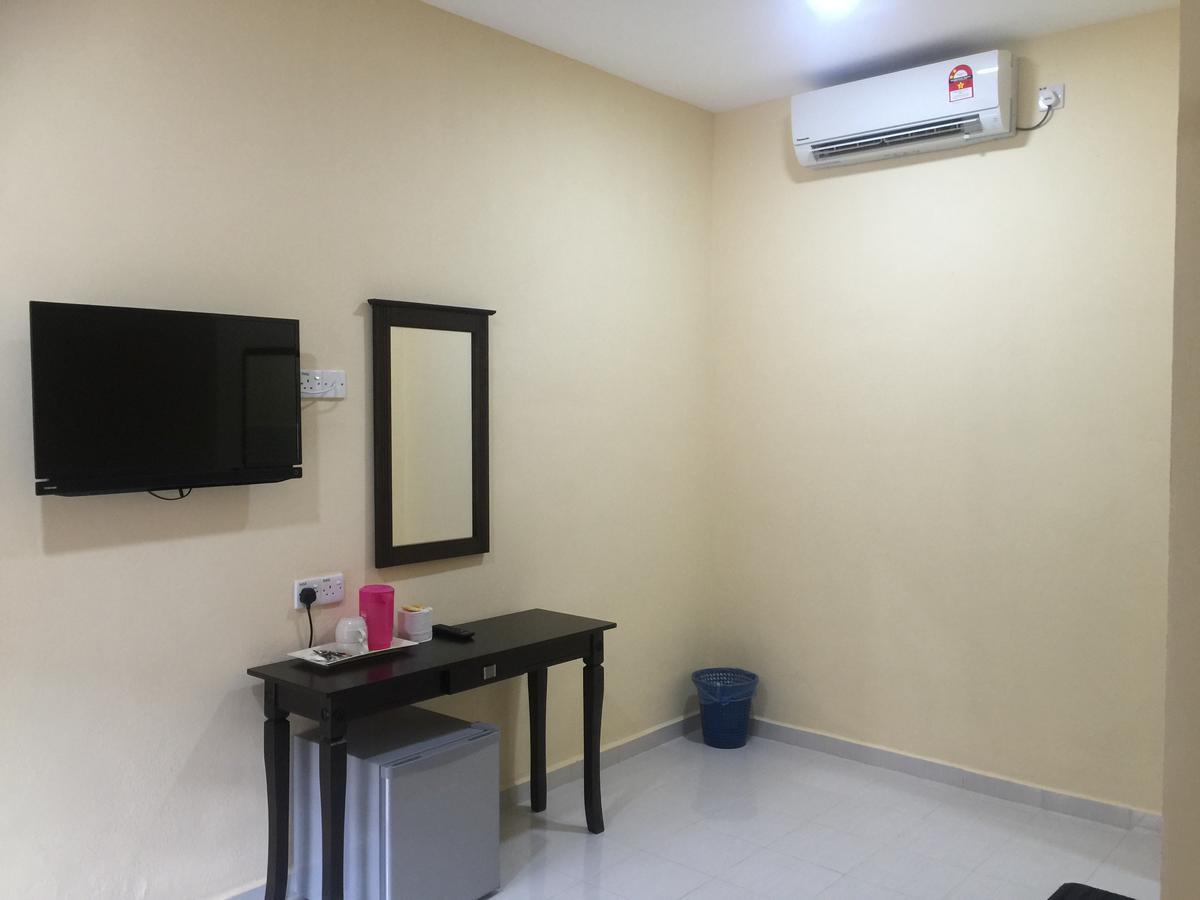 Dhania Cenang Beach Motel Pantai Cenang  Exterior photo